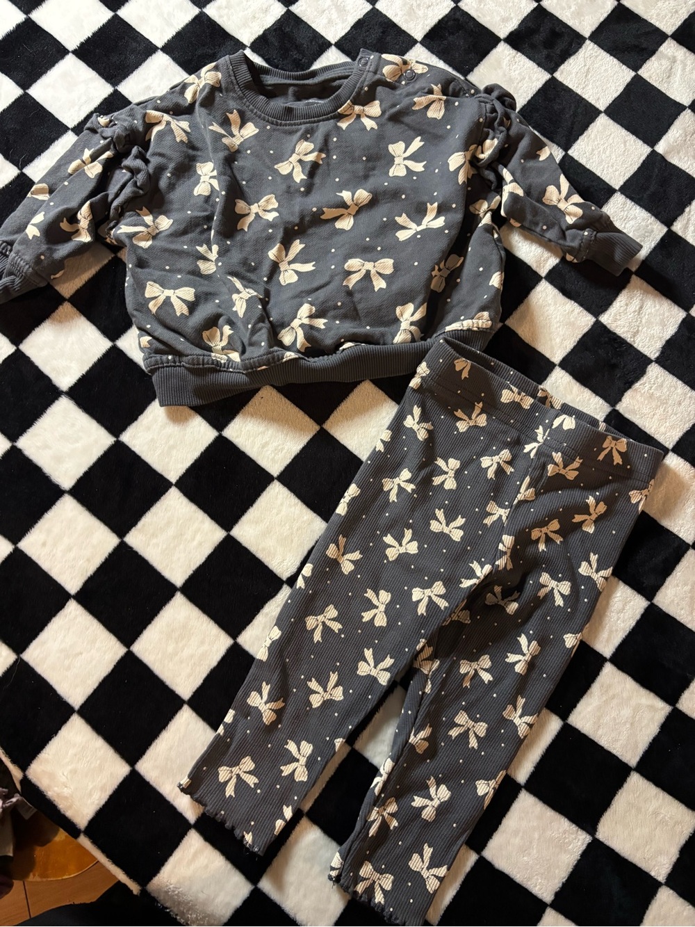 6/12 month Two-Piece Bow Print Pajama Set - Charcoal with Cream Bows